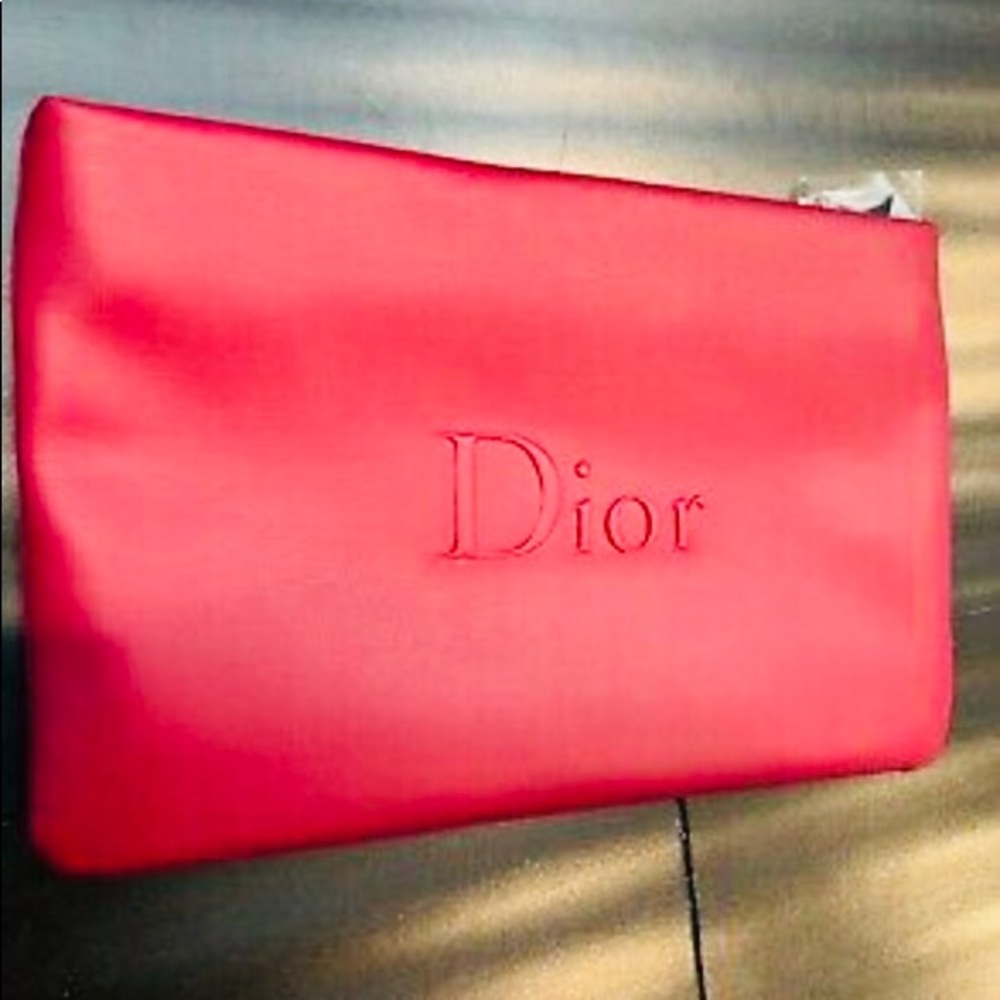 Red DIOR  matte makeup pouch 👛🌹💯‼️💄